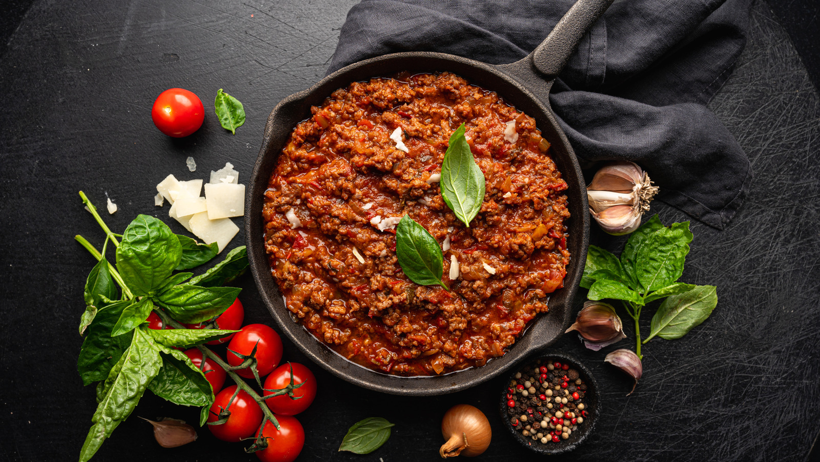 10 Best Ways To Use Bolognese Sauce Beyond Pasta