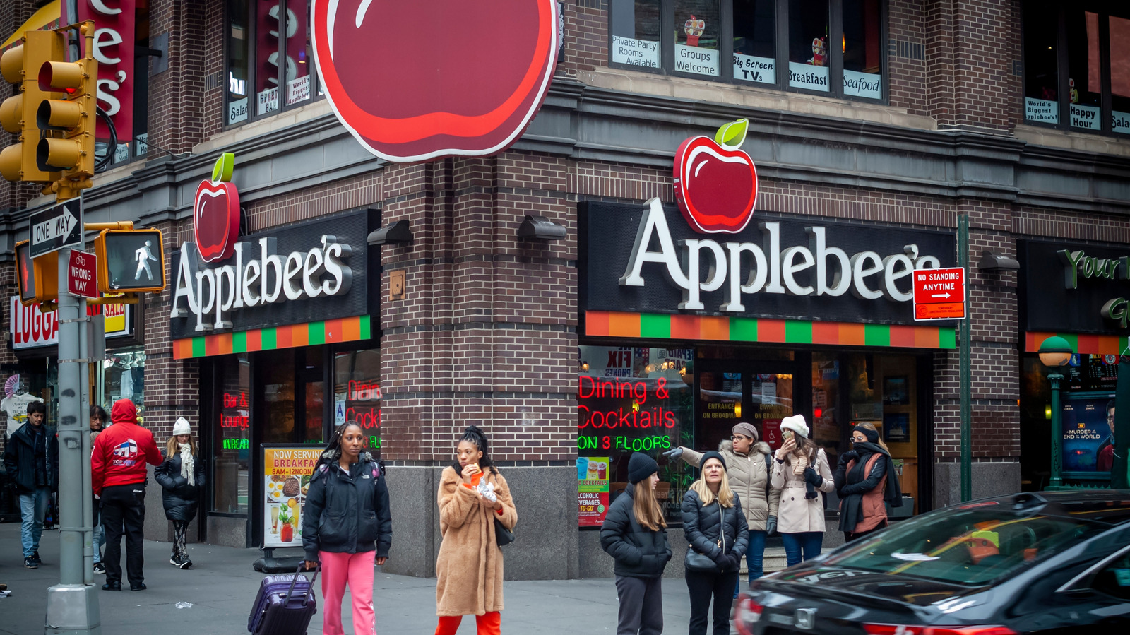 10 Biggest Scandals In Applebee's History