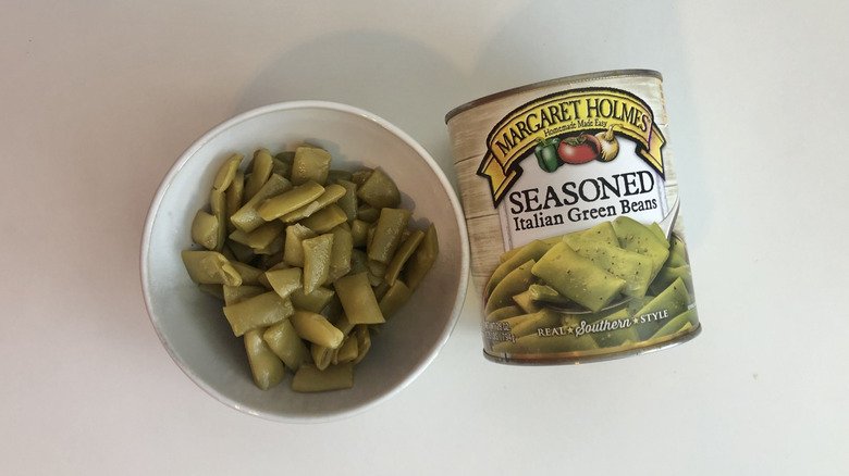Margaret Holmes seasoned Italian green beans in a bowl