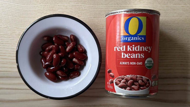 O Organics Red Kidney Beans in white bowl