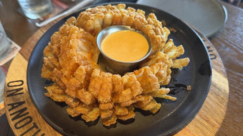 Plate with small Bloomin' Onion