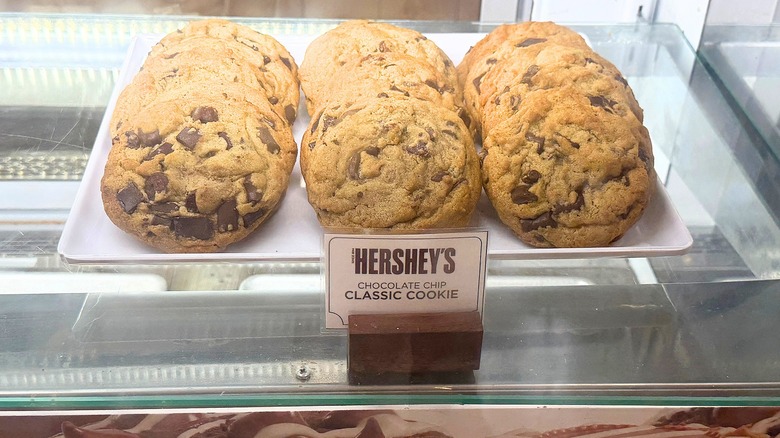 Picture of Hershey's Chocolate Chip Classic Cookie in case at Hershey's Chocolate World