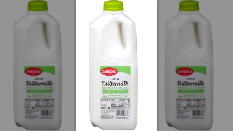 Darigold buttermilk half gallon with lid