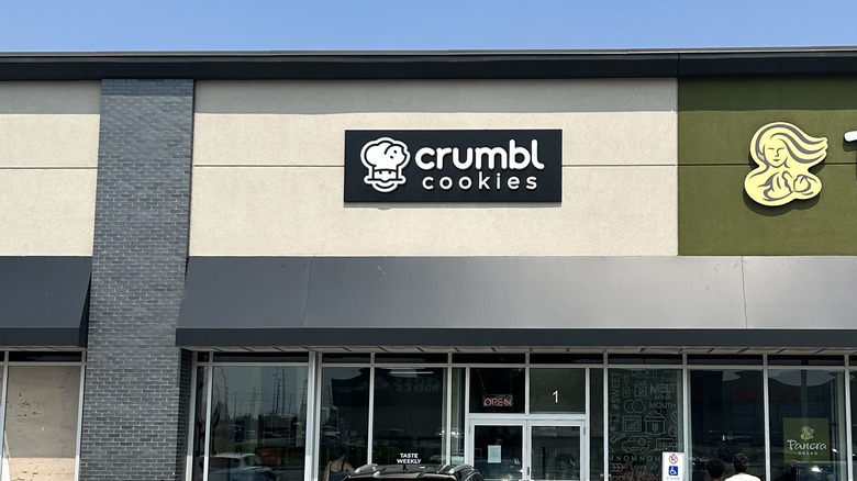 Crumbl cookie storefront