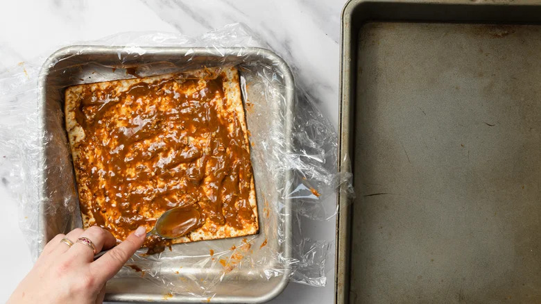 Matzo with dulce de leche