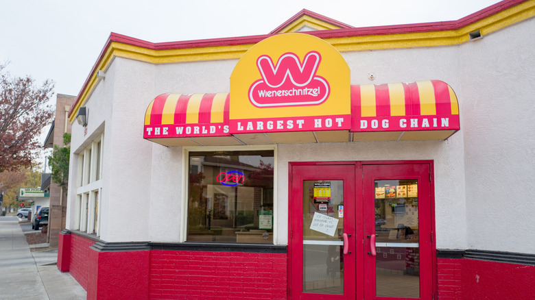 Wienerschnitzel hot dog