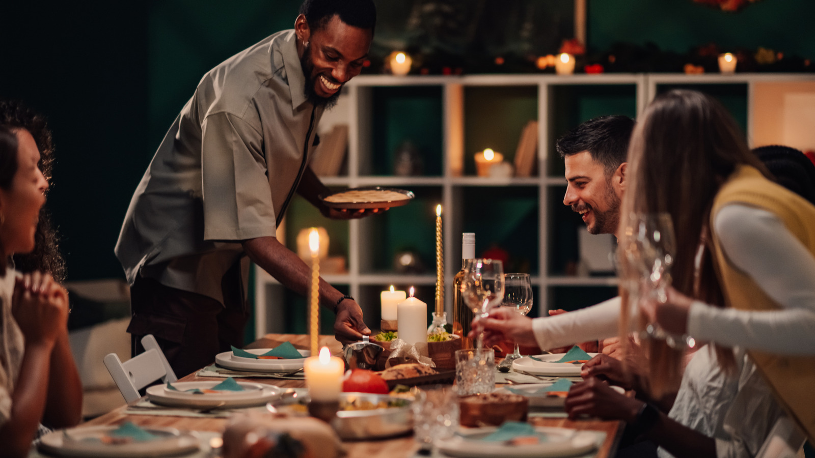 10 Foods And Drinks To Have On Hand For Stress-Free Holiday Hosting - Tasting Table