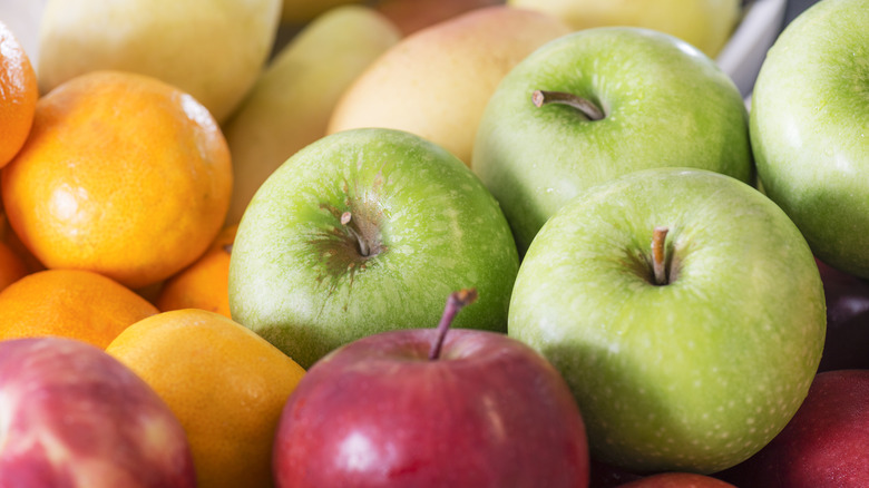 Close-up of apples and oranges