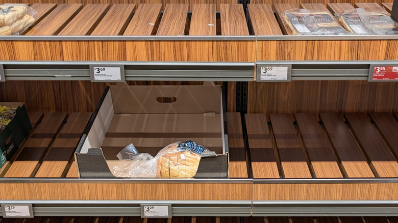 Aldi shelves without bread