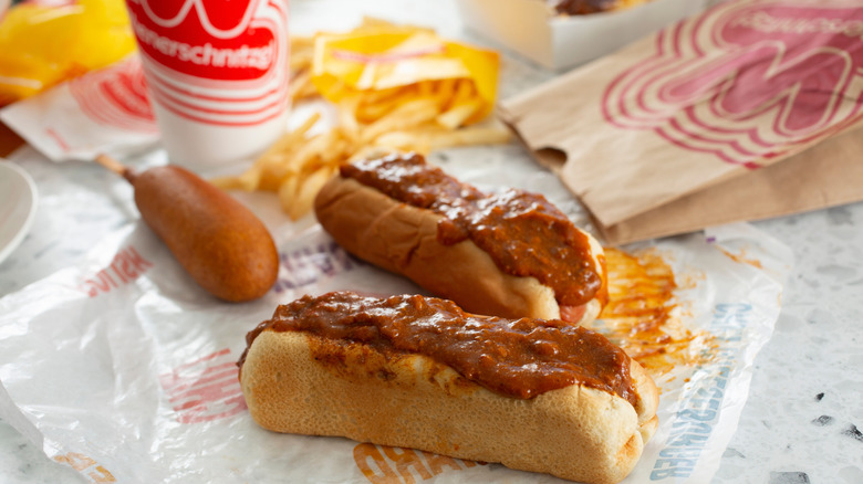 a chili dog combo meal from Wienerschnitzel on packaging