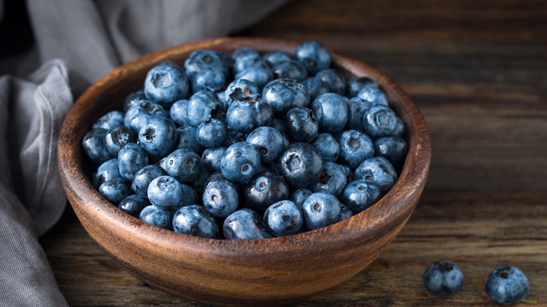 Bowl of dark blue blueberries