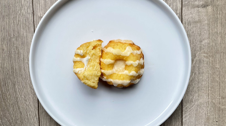 Sliced and whole Hostess baby bundts on a plate