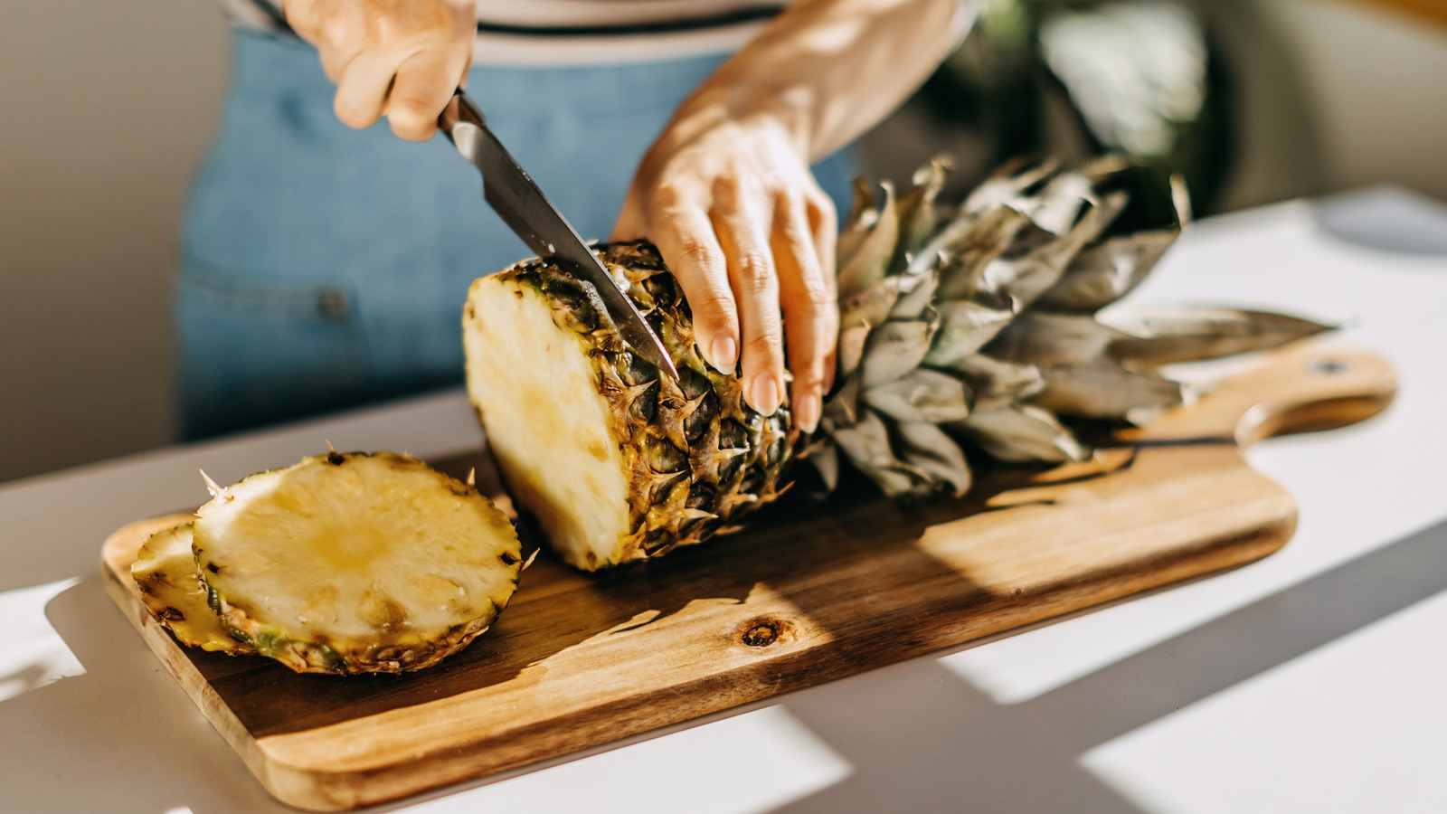 10 Hacks For Cutting Pineapple
