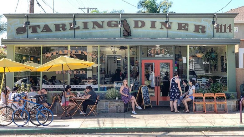 exterior of Starling Diner
