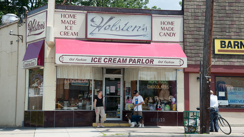 The exterior of Holsten's Ice Cream Parlor