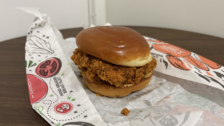 Jollibee spicy chicken sandwich