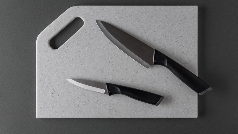 Knifes on a cutting block