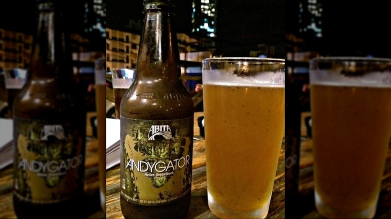 Bottle and glass of Abita Andygator beer