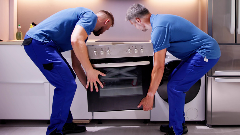 Oven delivery and installation with professional installers