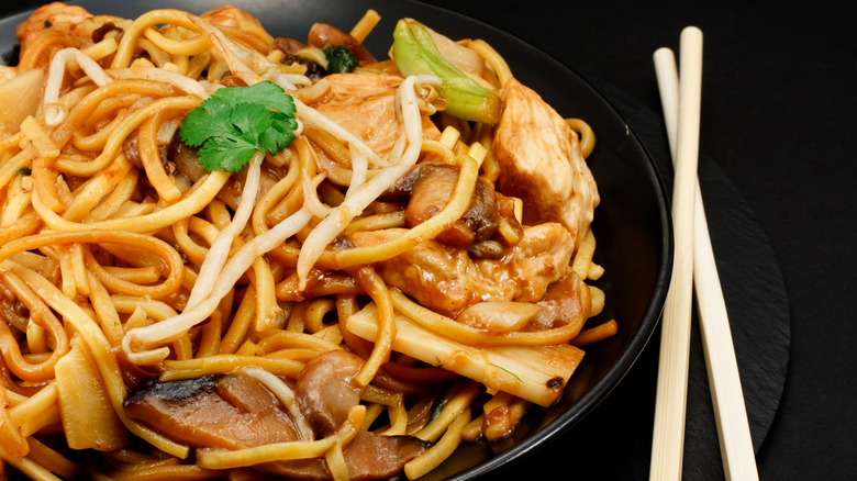 Chicken chow mein in a bowl