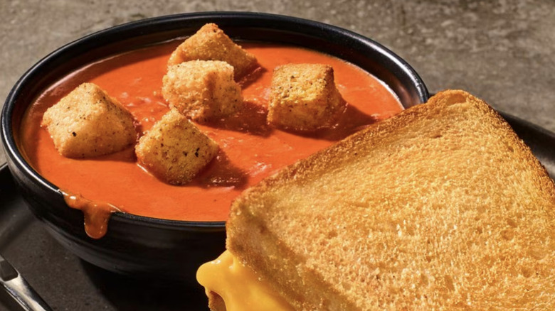 Tomato soup and grilled cheese Value Duet