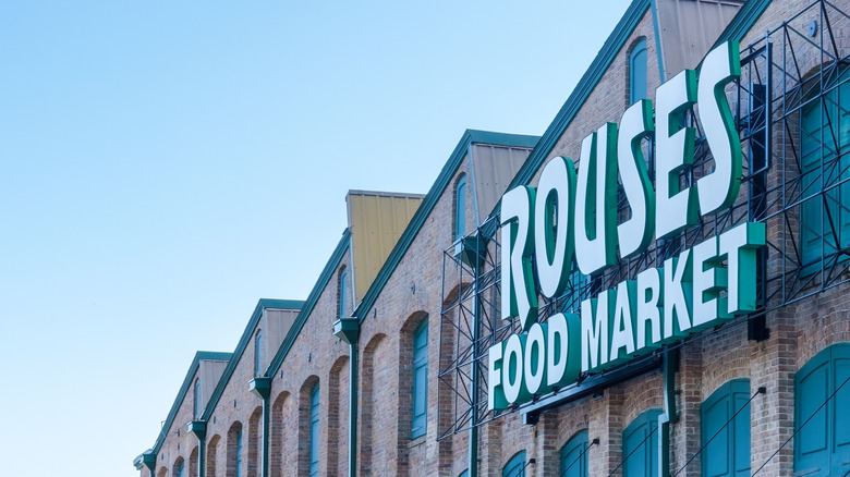 Exterior signage for Rouses