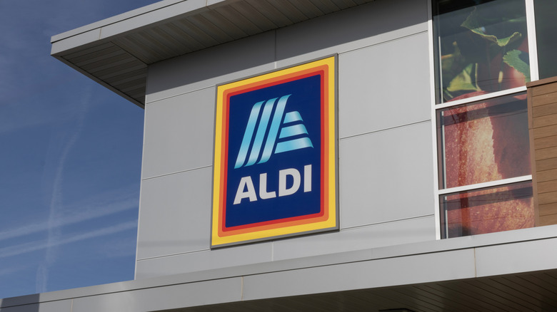 Aldi sign on grey building