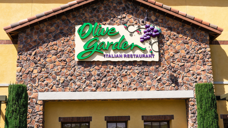 Exterior of Olive Garden restaurant