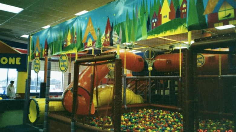 Tunnels and ball pit at Discovery Zone