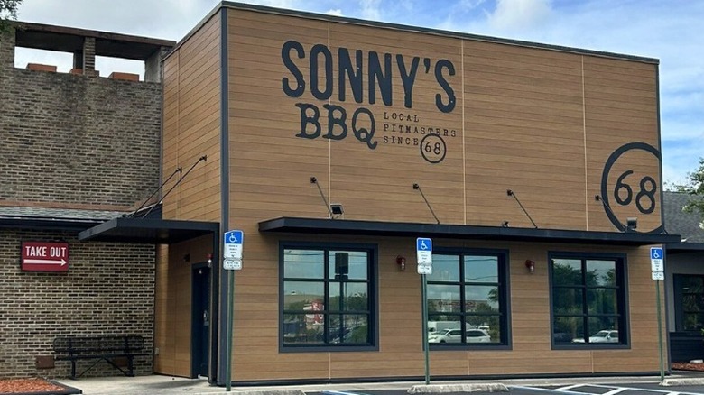 Exterior of Sonny's BBQ entrance taken from the parking lot