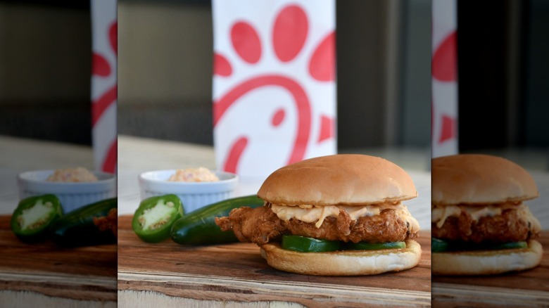 Honey Pepper Pimento Chicken Sandwiches from Chick-Fil-A with fried chicken, sauce, and jalapeños