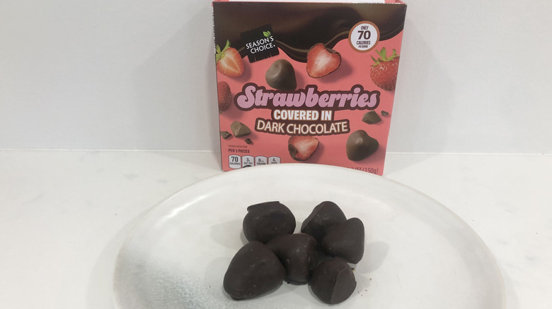 Aldi Season's Choice Strawberries Covered in Dark Chocolate on a plate.