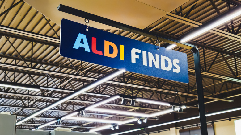 A sign for ALDI FINDS