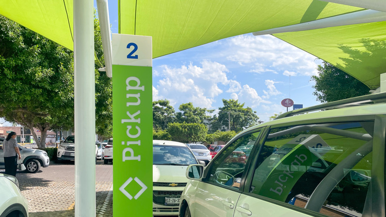 Canopied curbside Sam's Club pickup parking spaces
