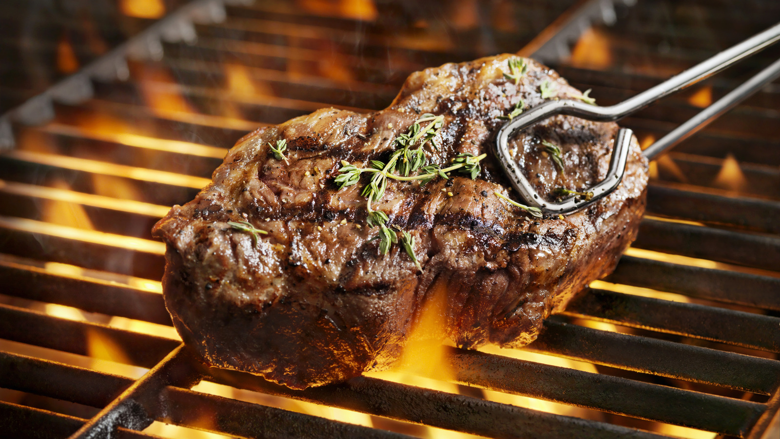 10 Tips To Cook Unbelievably Juicy Sirloin Steak