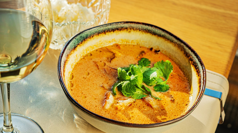 curry with white wine