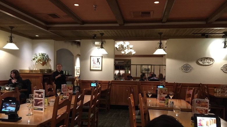 Olive Garden dining room with tables and chairs