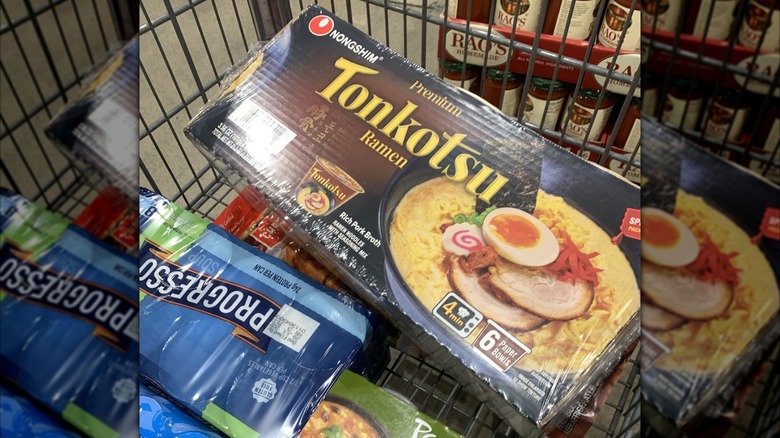 Nongshim Tonkotsu Ramen Bowl in a Costco cart