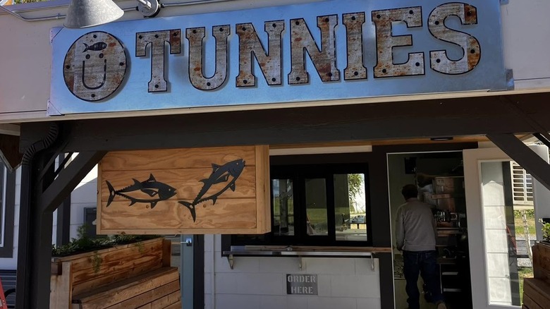 Tunnies in La Conner sign with a walk up window