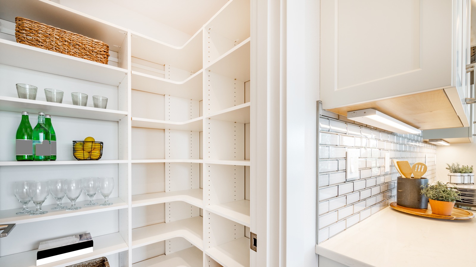 11 Best Tips For Cleaning Out Your Pantry