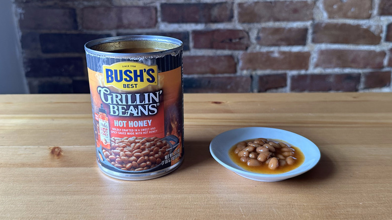 Bush's Hot Honey Grillin' Beans on wooden table