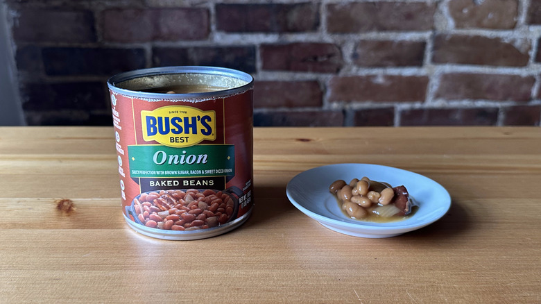 Bush's Onion baked beans on wooden table