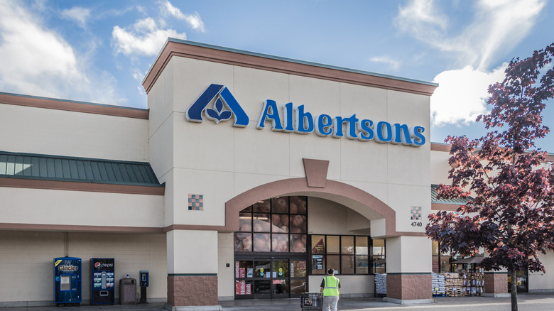 Exterior of Albertsons grocery store against a blue sky