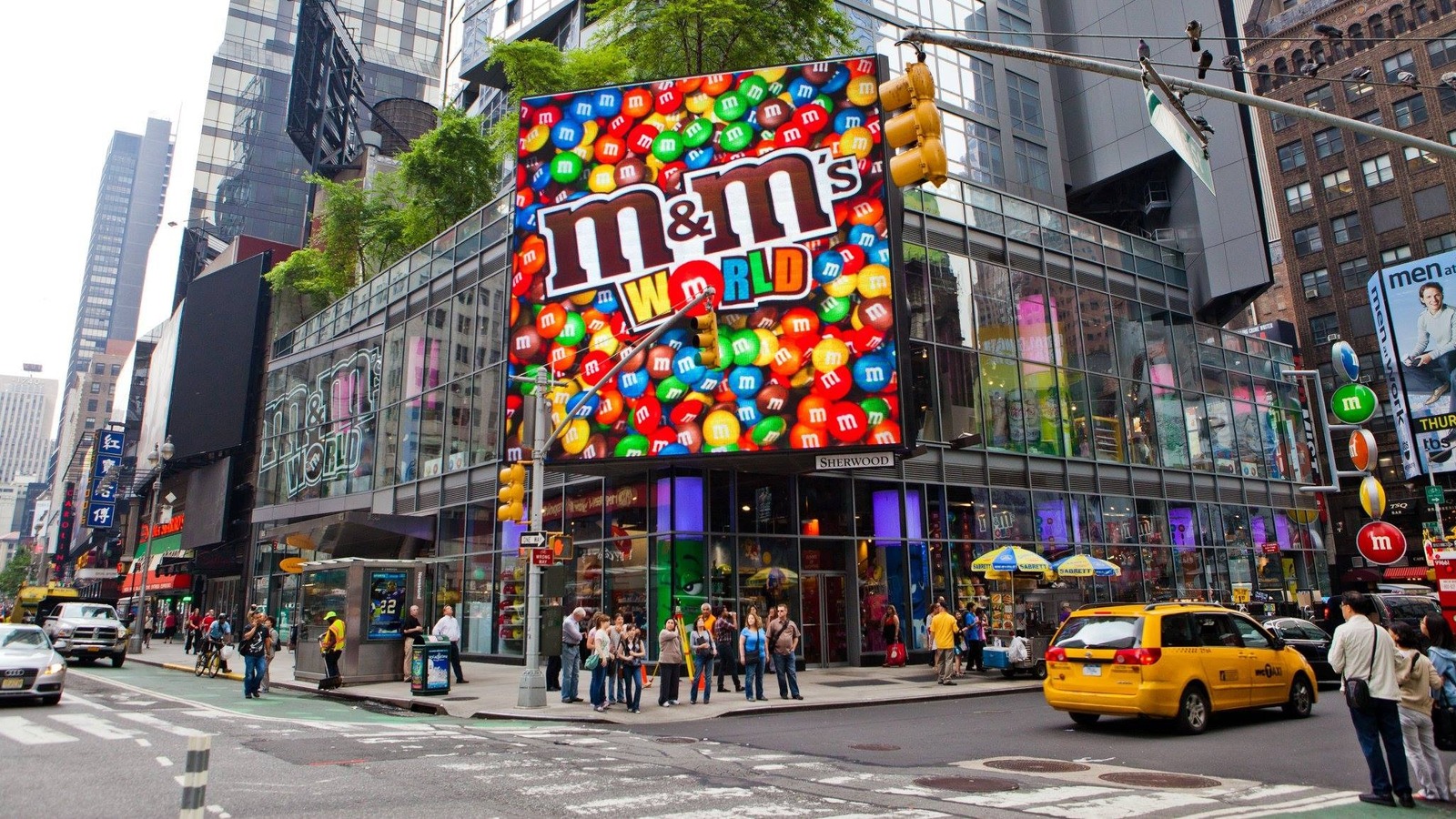 11 Little-Known Facts About NYC's Iconic M&M Store