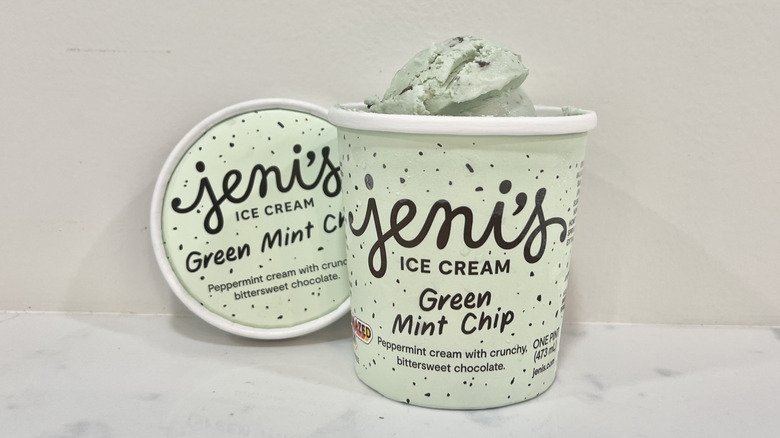Jeni's green mint chip ice cream in a pint.