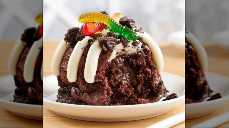 Oreo Dirt Cake with a gummy worm