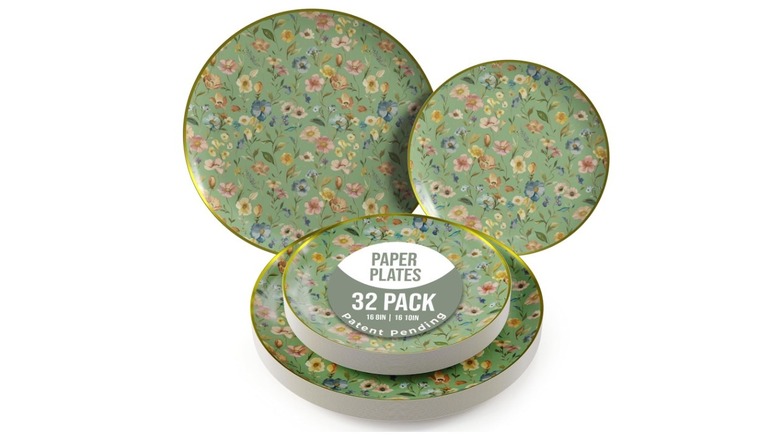 Stock image of Trendables paper plates 32 pack in the Bouyant design