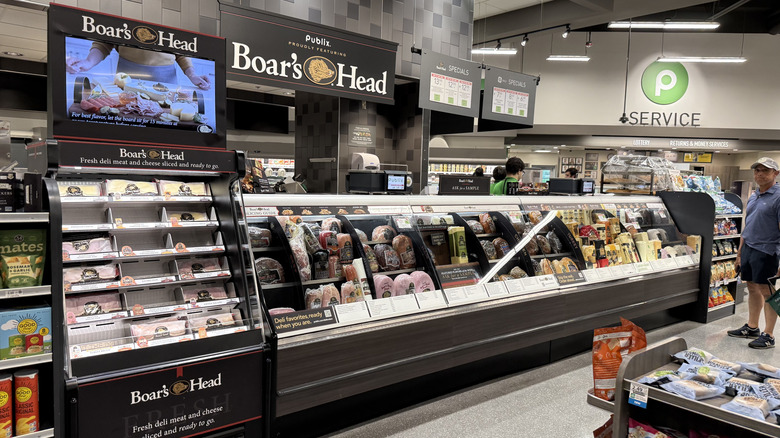 Publix deli counter with Boar's Head sign