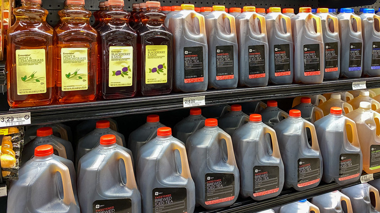 Bottles of sweet tea at Publix grocery store