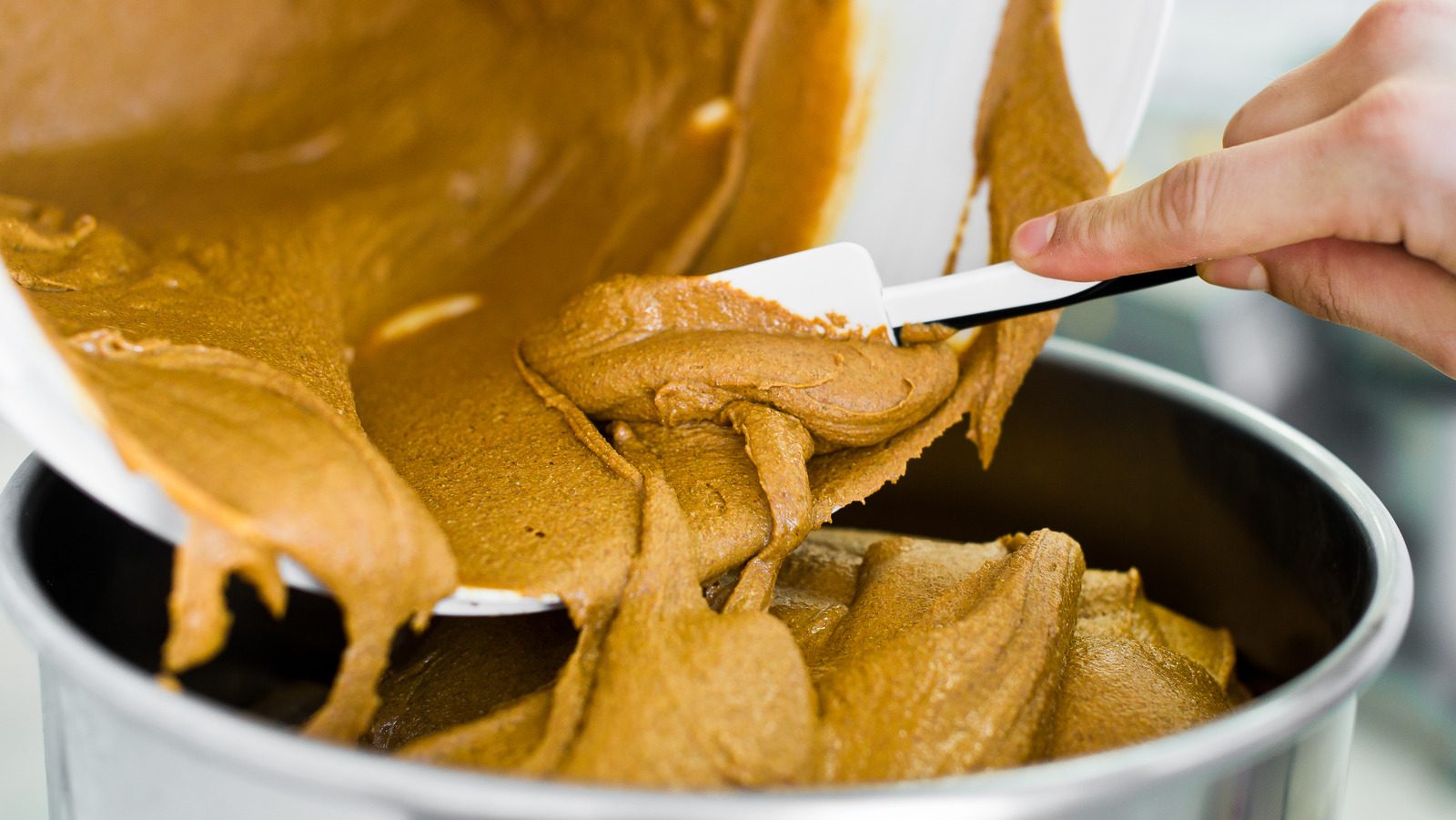I Tried That Mess-Free Trick for Blending Oily Peanut Butter